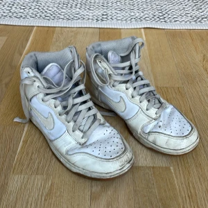 Nike Dunk High, stl 36,5 - Nike Dunk High Sail Gum Women Sneakers White Gum-Medium-Brown DD1869-109. Storlek 36,5 (UK 3.5)