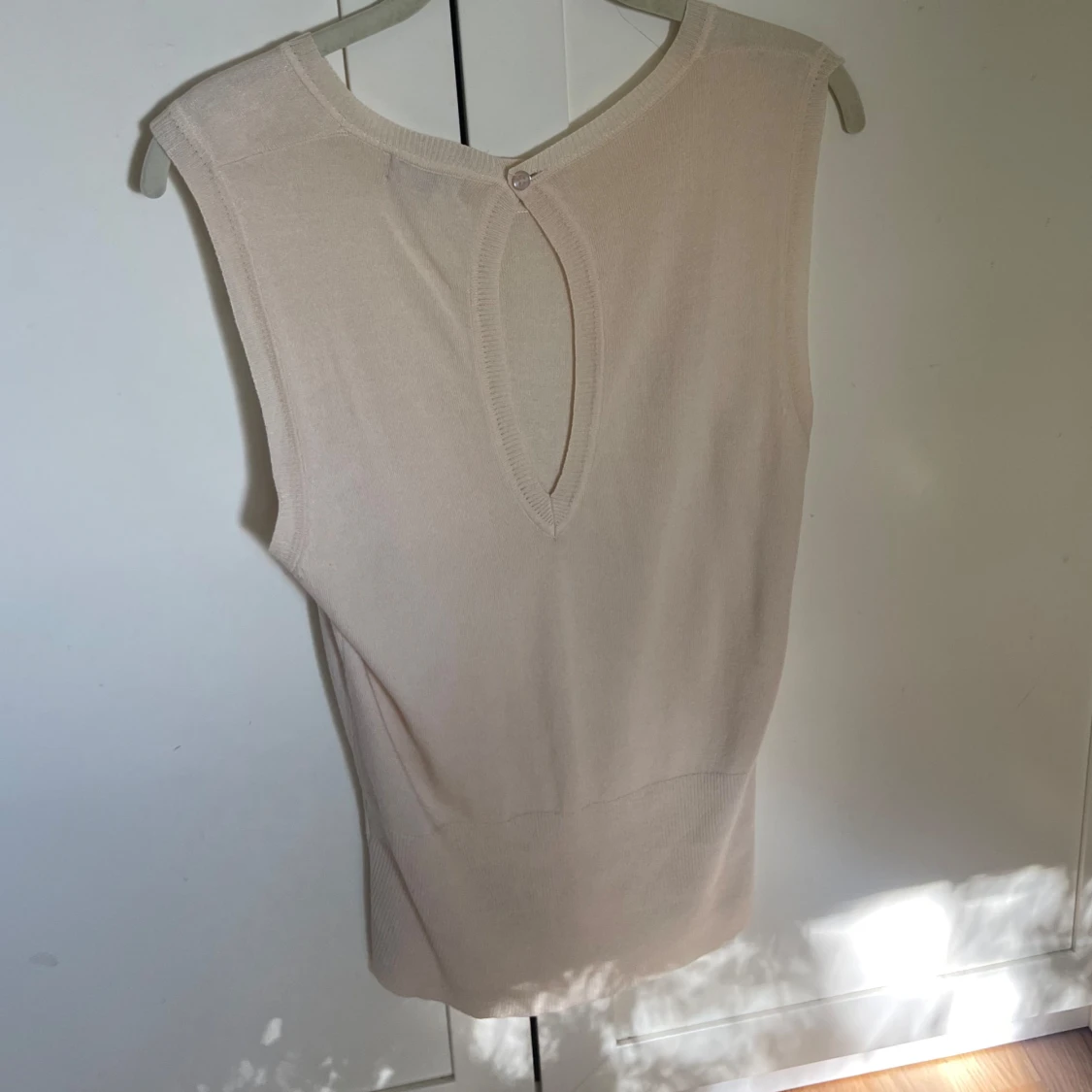 Beige stickad ärmlös topp - 3