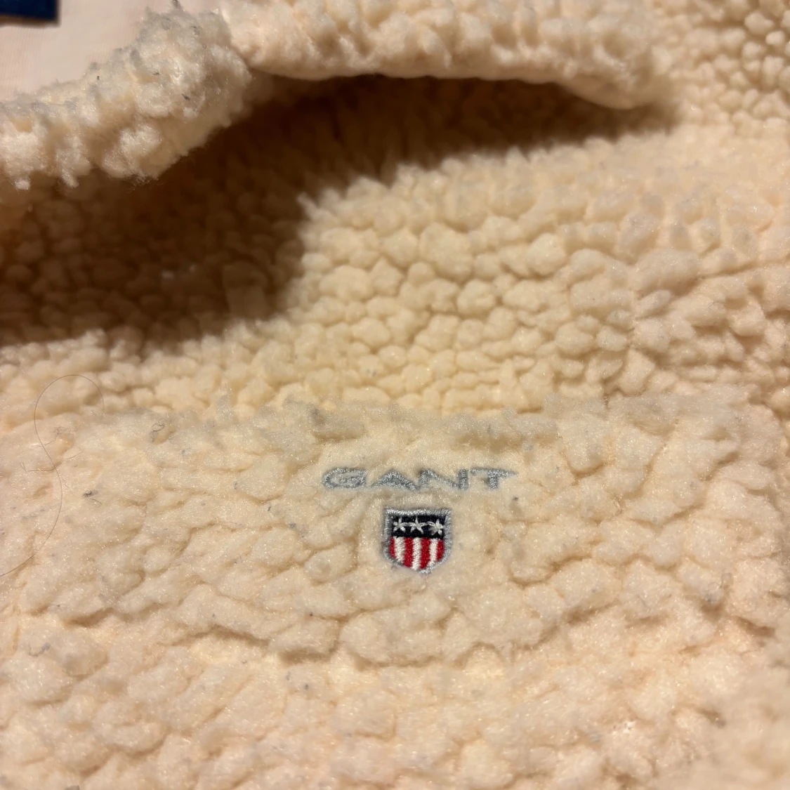 Vit teddyjacka från Gant, 146/152 - 1