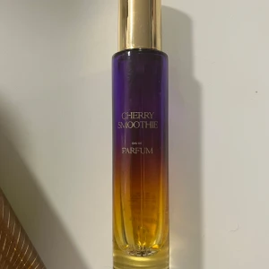 Cherry Smoothie ZARA - Zara parfym - Cherry smoothie hälften kvar.