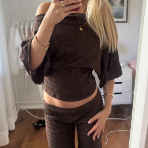 Sett från Nelly - Sjukt snyggt sett från Nelly🤎Storlek XS
