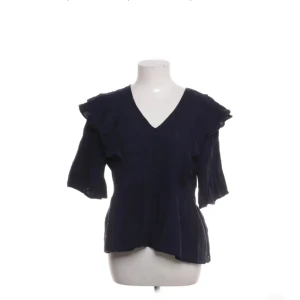 Mörkblå blus med volang  - Jättefin mörkblå blus!💞