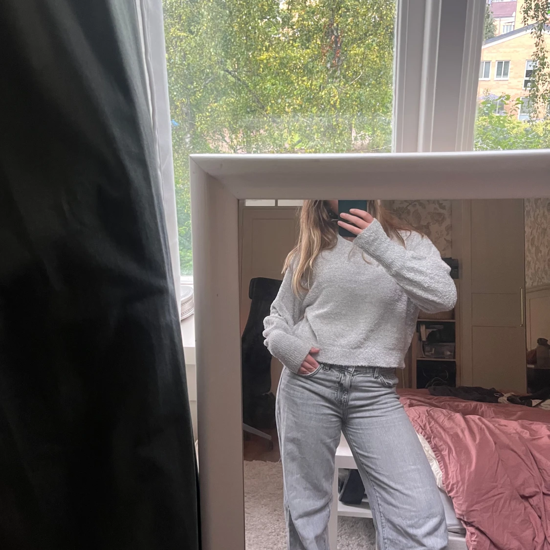 Ljusgrå fluffig stickad tröja - 1