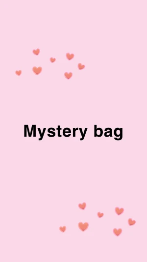 Mystery bag - Jag sätter ihop en egen mystery bag som anpassas efter din storlek o dina önskemål så det är bara att skriva önskemål. Du bestämmer vad du vill betala mellan 150-500kr så anpassar jag värdet men värdet kommer alltid vara mer än priset du betalar! Skicket är nytt eller mycket bra på alla plagg. Tar inte emot retur🫶 Det finns just nu möjlighet till gratis frakt!!!