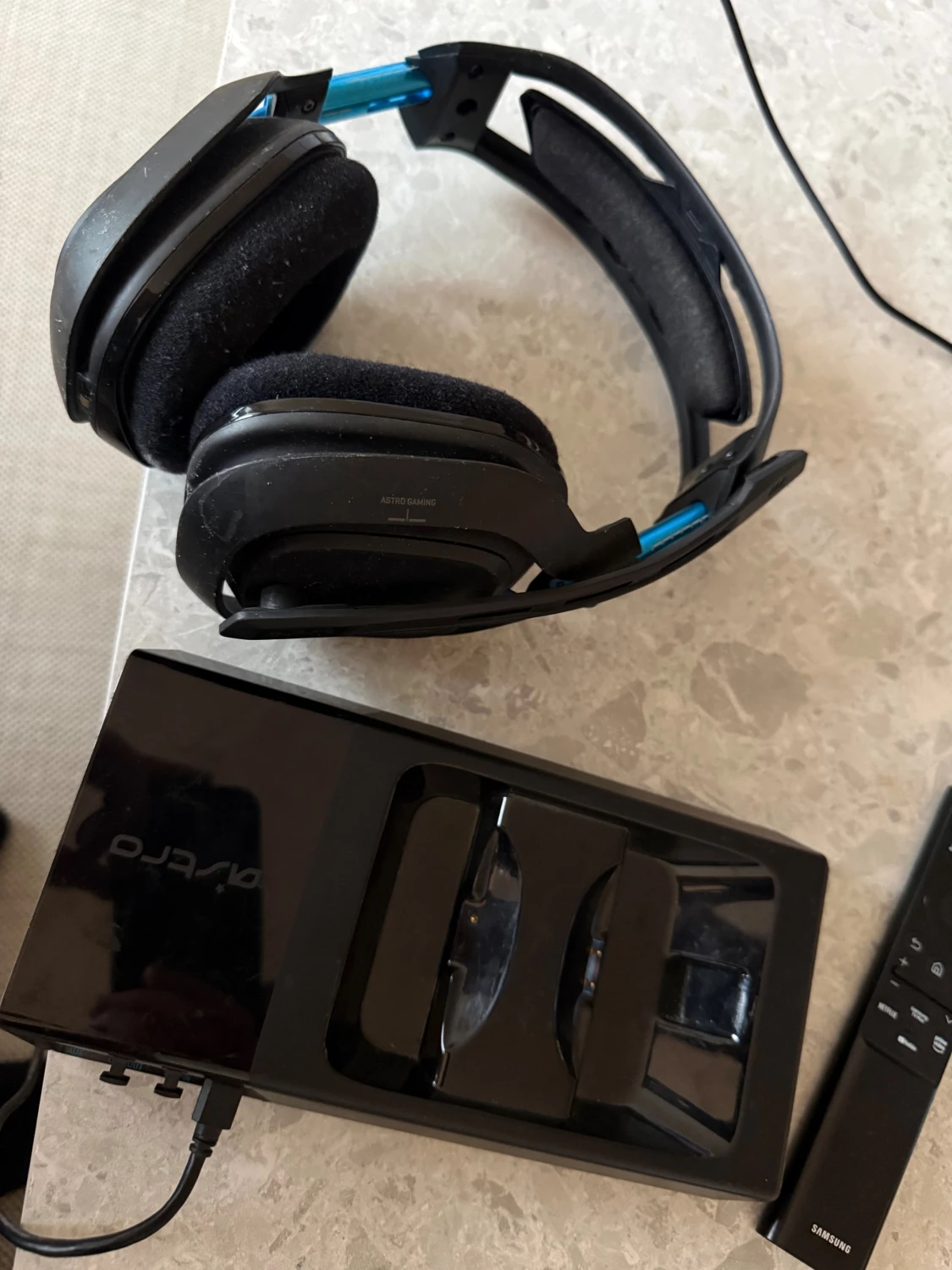 Astro A50 Wireless Gaming Headset + Basstation - 2