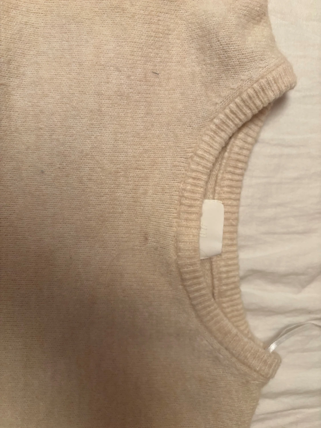 Beige kortärmad stickad tröja  - 1