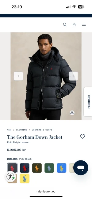 Svart dunjacka Polo Ralph Lauren XS - Svart pufferjacka från Polo Ralph Lauren i storlek XS. Köpte denna jacka ett tag innan vintern så jag skulle ha en jacka inför vintern men har insett nu att det kanske inte var värt pengarna. Har använt den nån gång och den är fortfarande så gott som ny. Så vill du ha en ny polo jacka för 2000kr billigare så hör av dig!