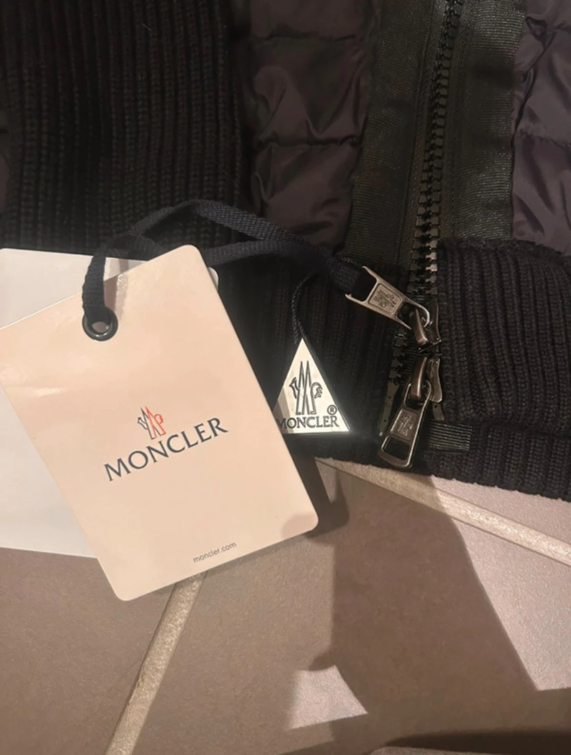 Svart pufferjacka från Moncler - 3