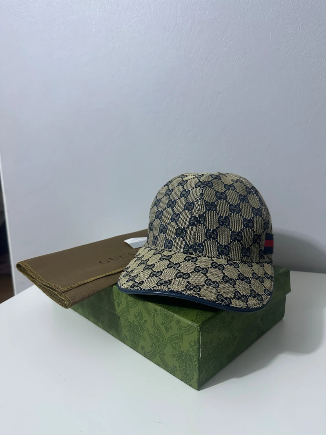 Gucci beige keps med GG-mönster