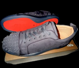 Christian loubutin - Säljer dessa helt nya loubs)Skick 10/10✅ pris ej hugget i sten vid minsta fundering hör av dig😁✅