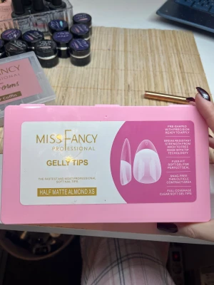 Miss Fancy Gelly Tips - Helt nya gelly tips från miss fancy, nypris 399kr