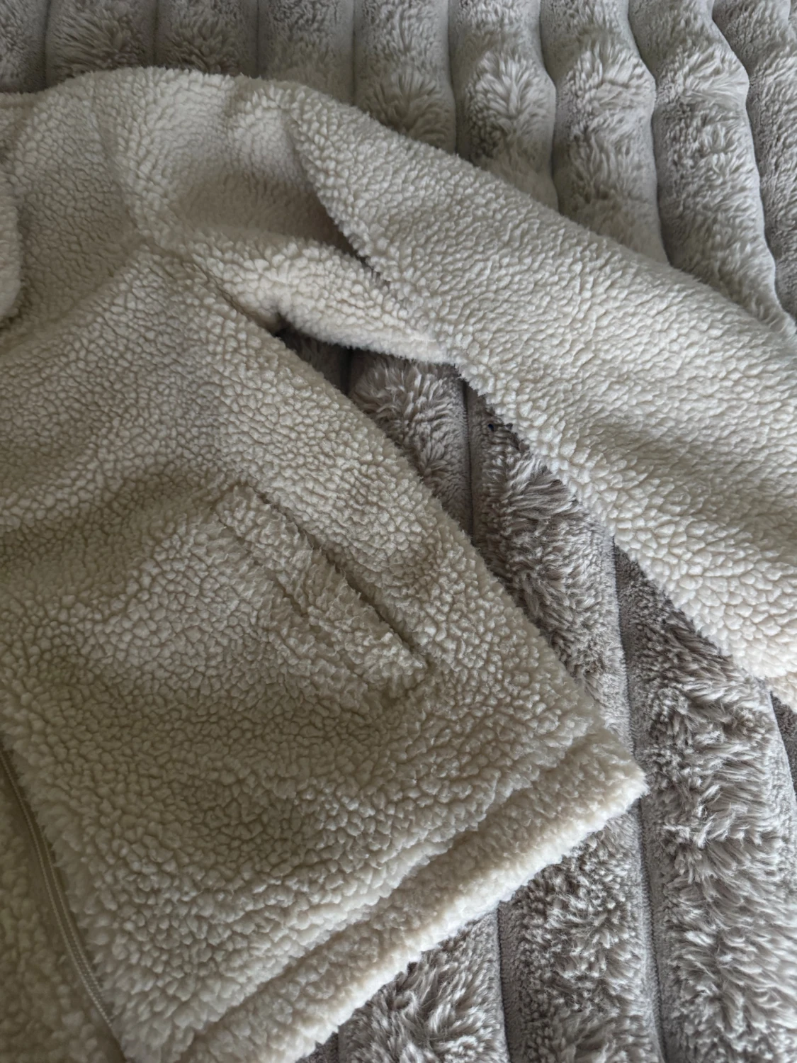 Beige teddyjacka från Name It - 2