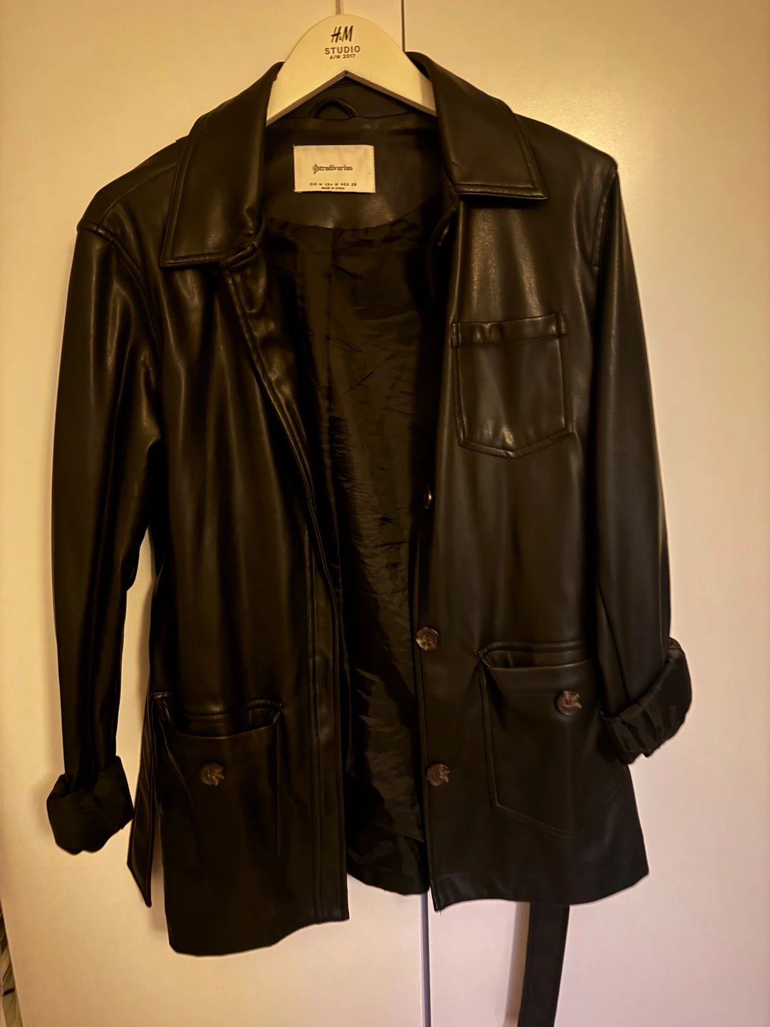 Svart skinnjacka från Stradivarius - 1