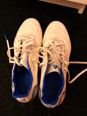Adidas copa fotbollskor  - Adidas copa fotbollskor elit modellen av skorna, köptes för ca 2700 kr, endast använda ett fåtal gånger