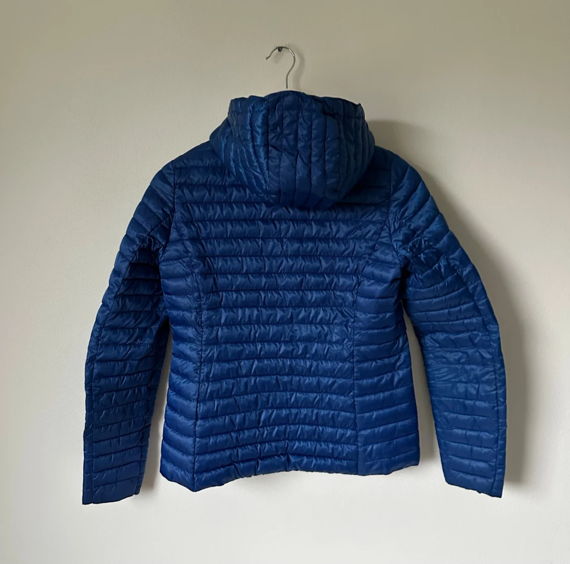 Blå pufferjacka från Massimo Dutti - 1
