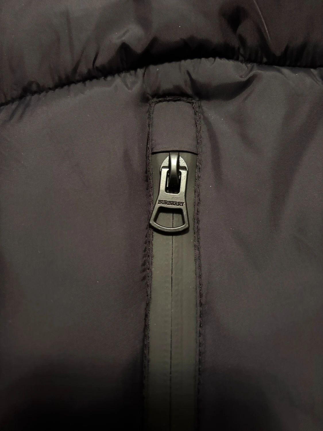 Svart pufferjacka från Burberry - 4