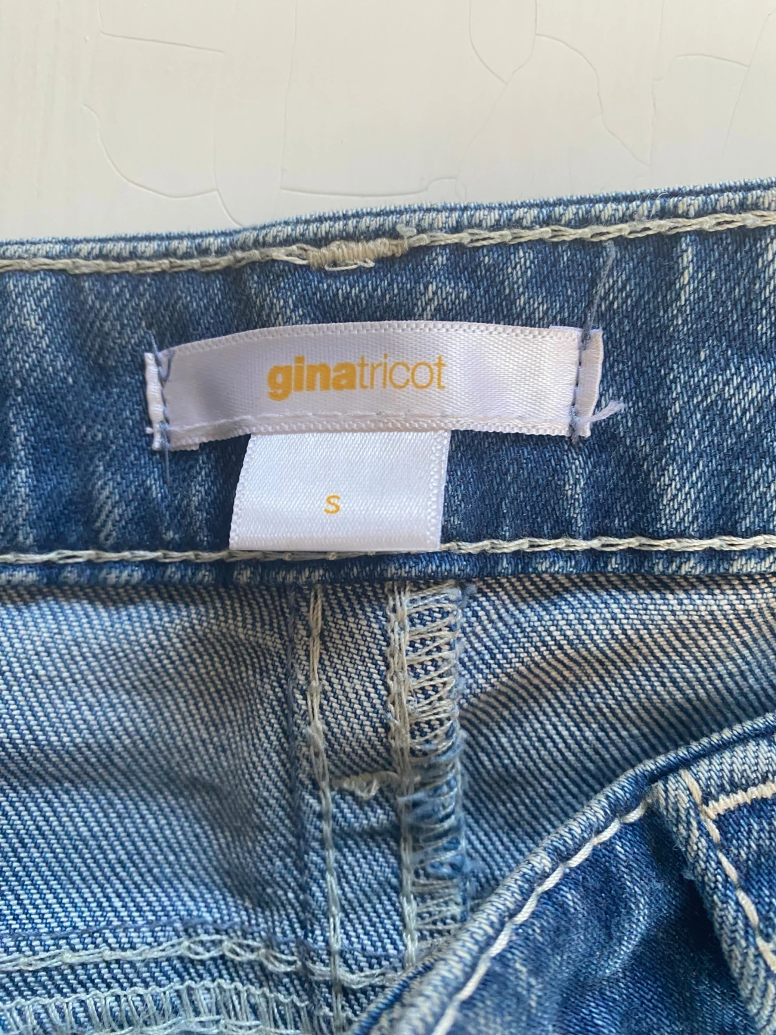 Blå bootcut jeans från Gina Tricot - 2