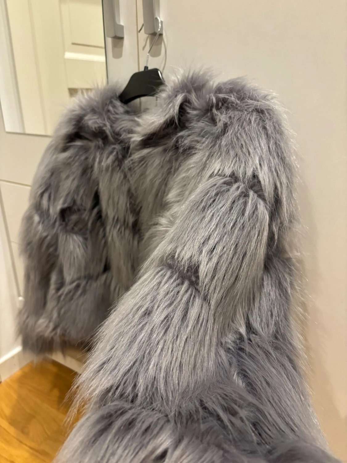 Grå fluffig pälsjacka  - 2