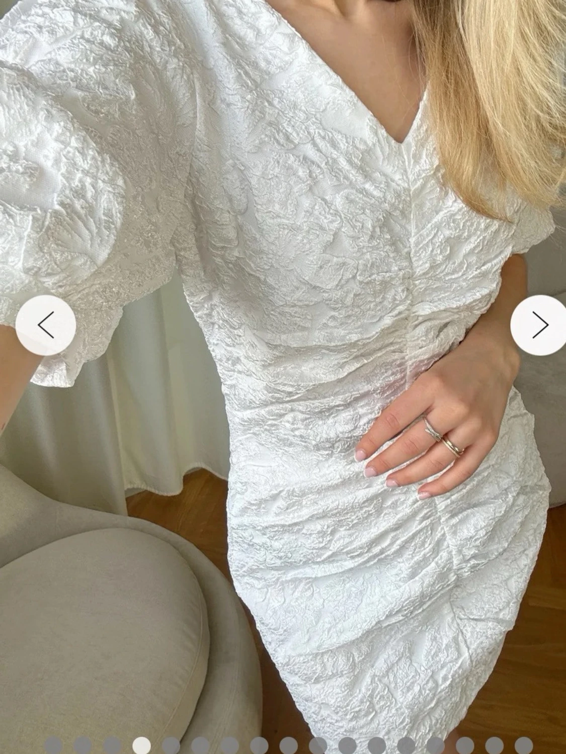 Vit klänning med puffärm - 1