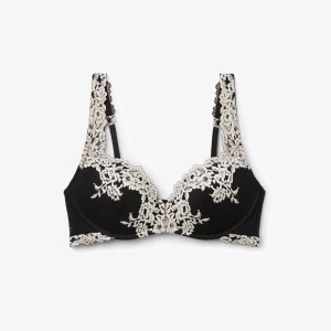 SÖKER INTIMSSIMI BH 70B - Söker en intimissimi bh push up, storlek 70b. Färg spelar inte så stor roll💞