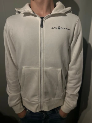 Vit Sail Racing tröja - Väldigt bra skick. Han använs ett få tal gånger. 