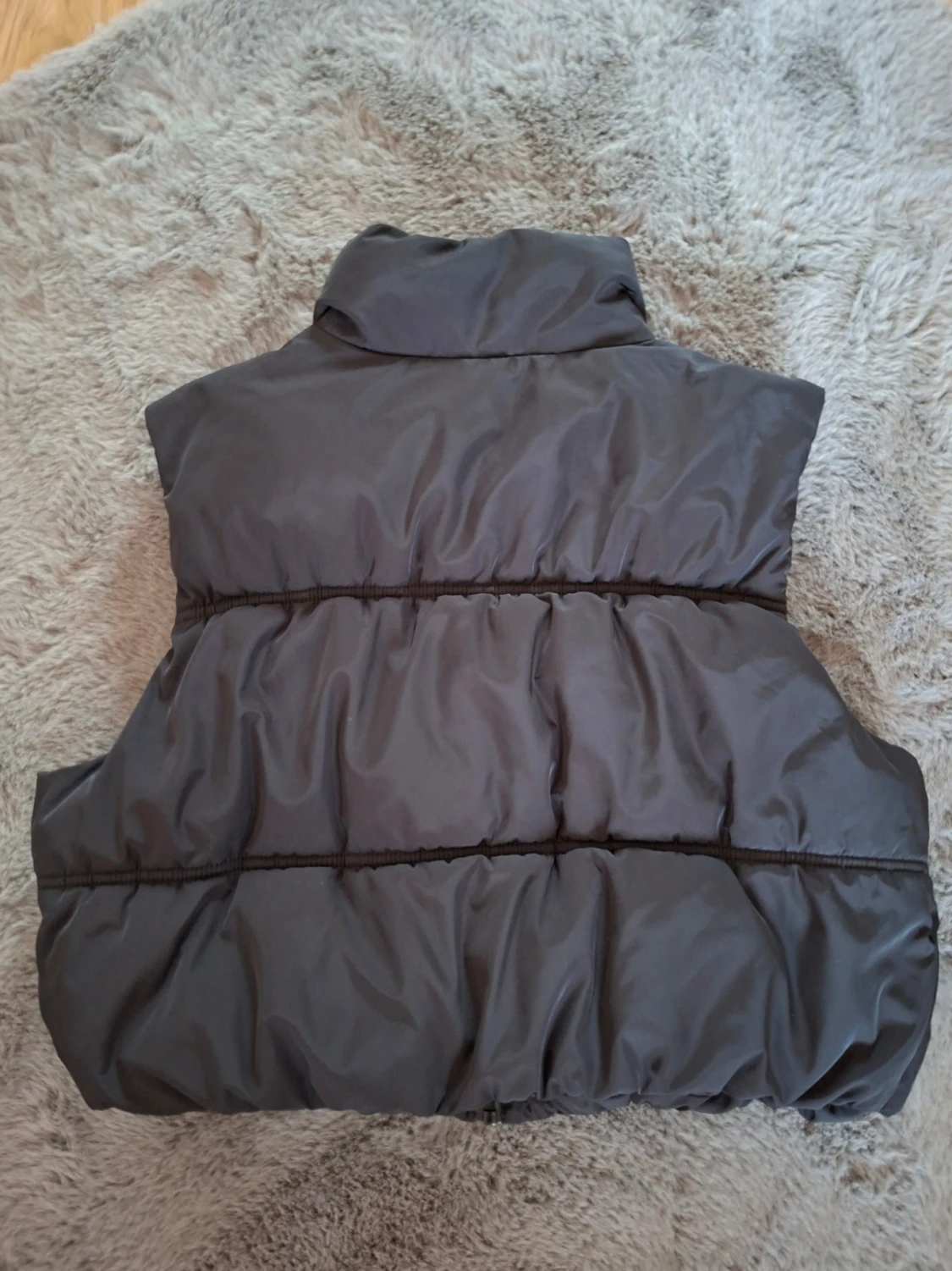 Svart dunväst från H&M Divided M - 1