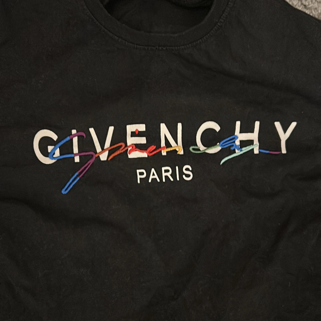 Svart Givenchy t-shirt med färgglatt tryck - 1