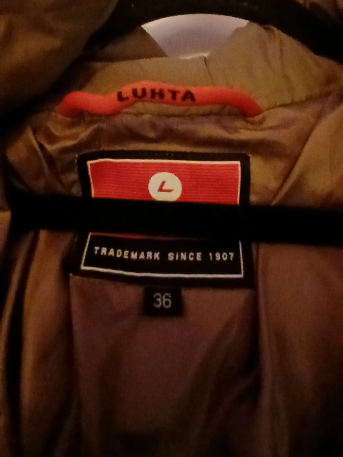 Brun dunjacka från Luhta med huva - 2