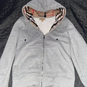 Burberry Hoodie  - Såld!