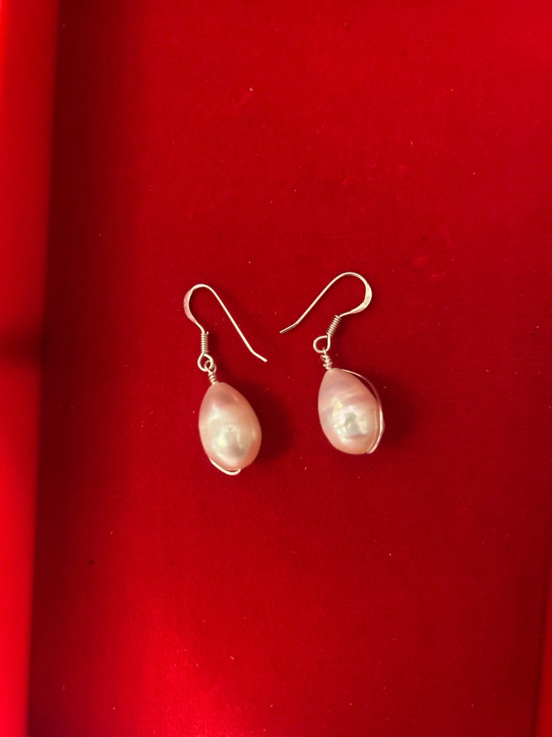 Äkta Silvriga örhängen med vita pärlor - 1