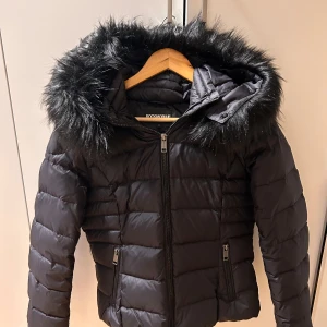 Rockandblue jacka - Begagnad men i väldigt bra skick. Storlek 40 men är liten i storleken.