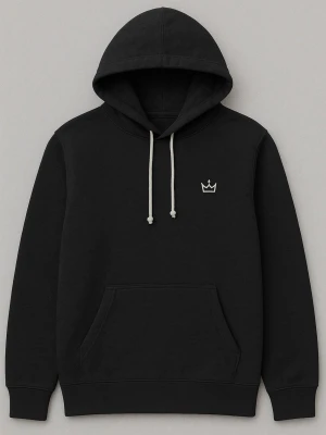 Svart PREMIUM hoodie – handbrodyr krona (S) - Denna hoodie är skapad för vardagsbruk med fokus på kvalitet, komfort och stil.  Tillverkad i mjukt och slitstarkt material med stabil struktur som håller formen över tid. Den diskreta brodyren med krona framtill ger ett elegant och kraftfullt uttryck utan att vara påträngande. En tidlös hoodie som passar perfekt för stadsliv och avslappnade tillfällen.  • Färg: Svart • Detalj: Brodyr krona • Passform: Bekväm • Skick: Ny
