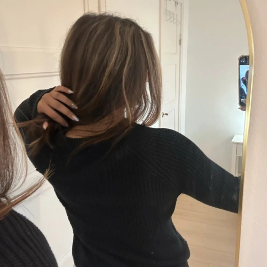 Svart stickad tröja  - 1