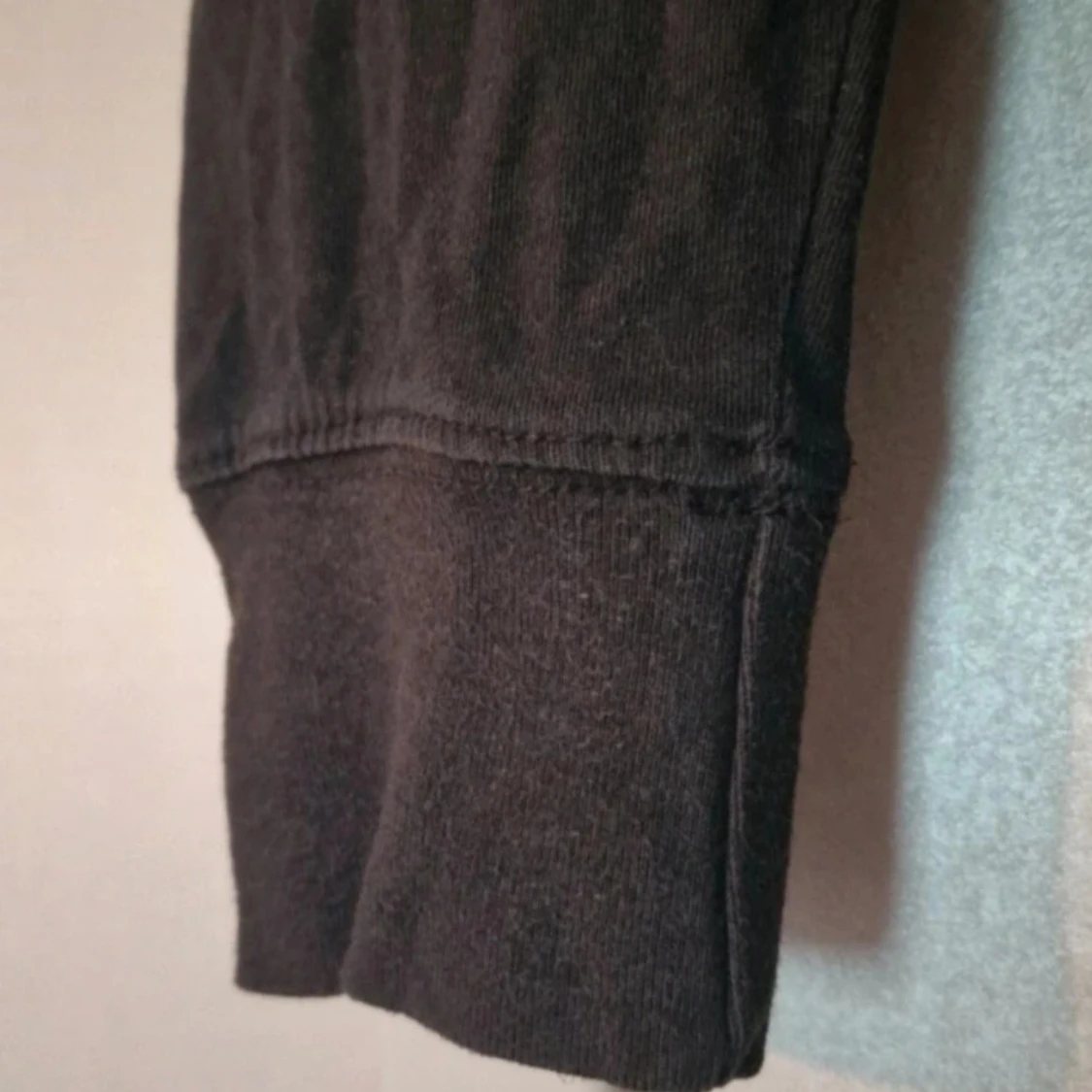 Svart långärmad Levi's tröja - 2