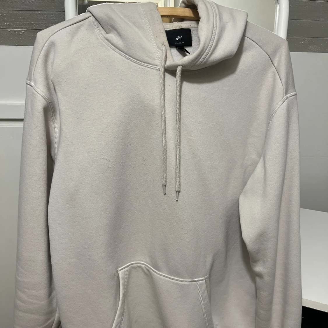 Ljusbeige hoodie från H&M