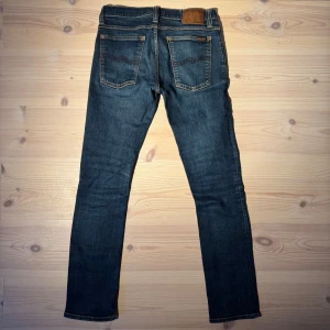 Nudie Jeans - Nudie jeans (Tube Kelly) | Storlek: W30 L32 | Skick: 8,5/10 | Hör gärna av er vid frågor och funderingar! Pris går att diskutera vid smidig affär🤗