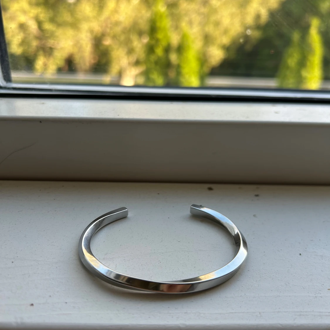 Silvrigt minimalistiskt armband - 1