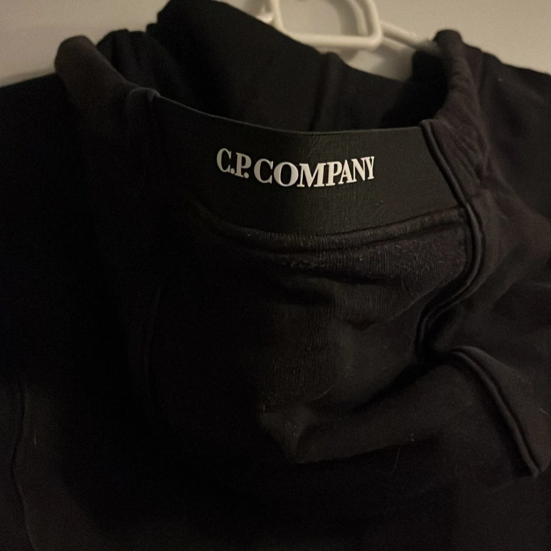 Svart hoodie från C.P. Company - 2