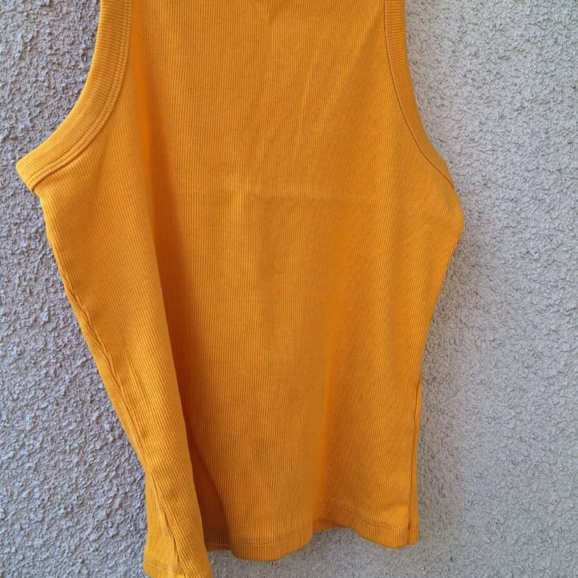 Ribbad gul linnetopp från Gina Tricot  - 1