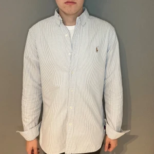 Polo Ralph lauren skjorta  - Polo Ralph lauren skjorta | storlek m | skick 10/10 | fraktar via valfrit ombud på köparens bekostnad | hör av dig vid funderingar 