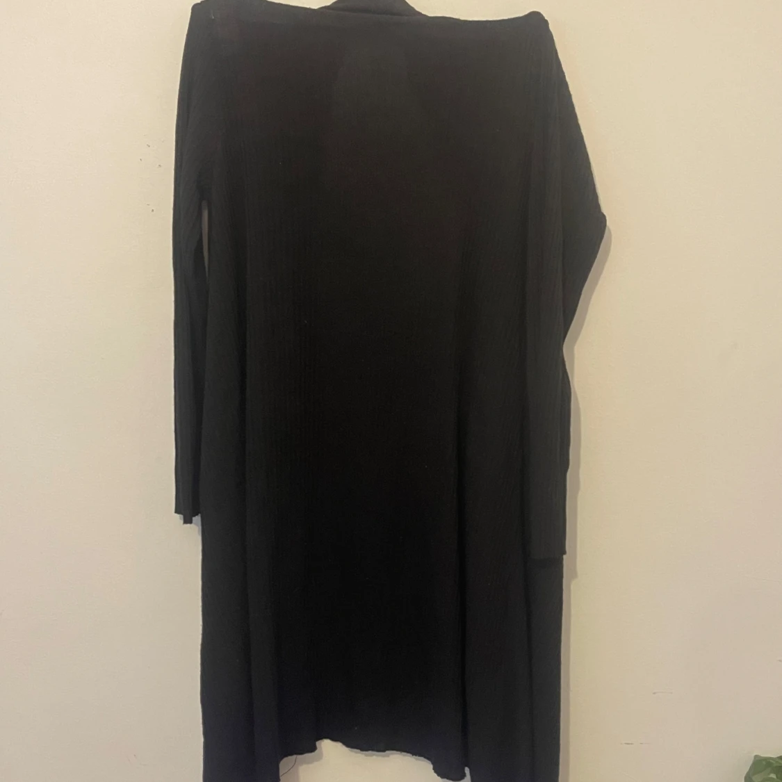 Svart lång kofta med öppen front - 1