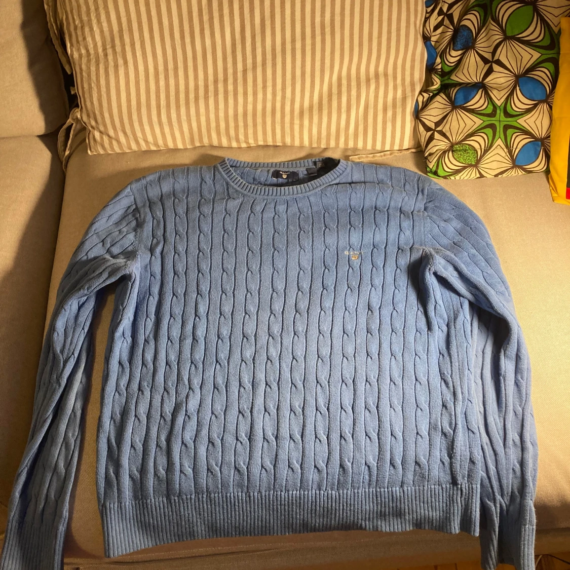 Ljusblå kabelstickad tröja från GANT - 1
