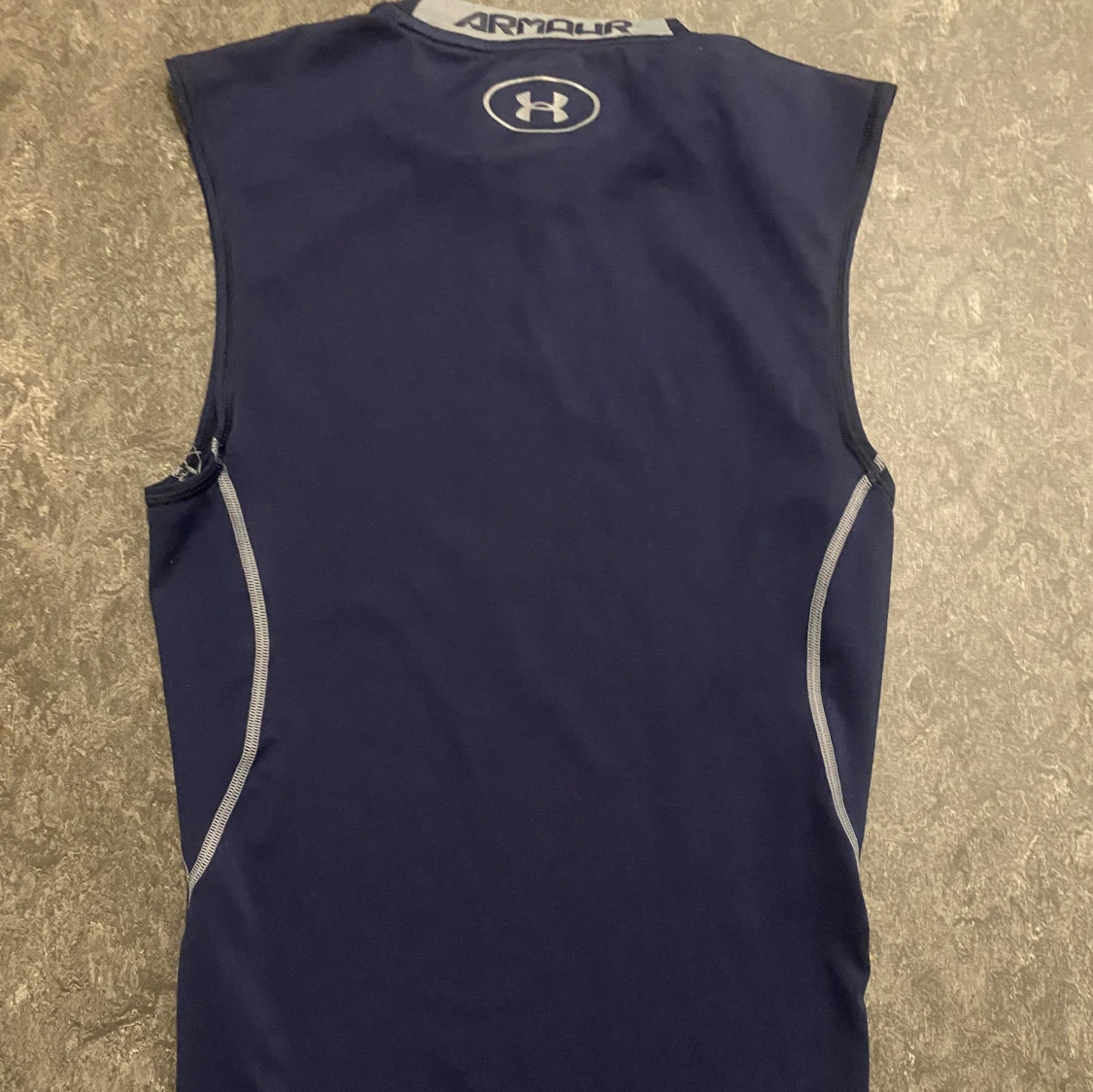 Mörkblå träningstopp från Under Armour - 1