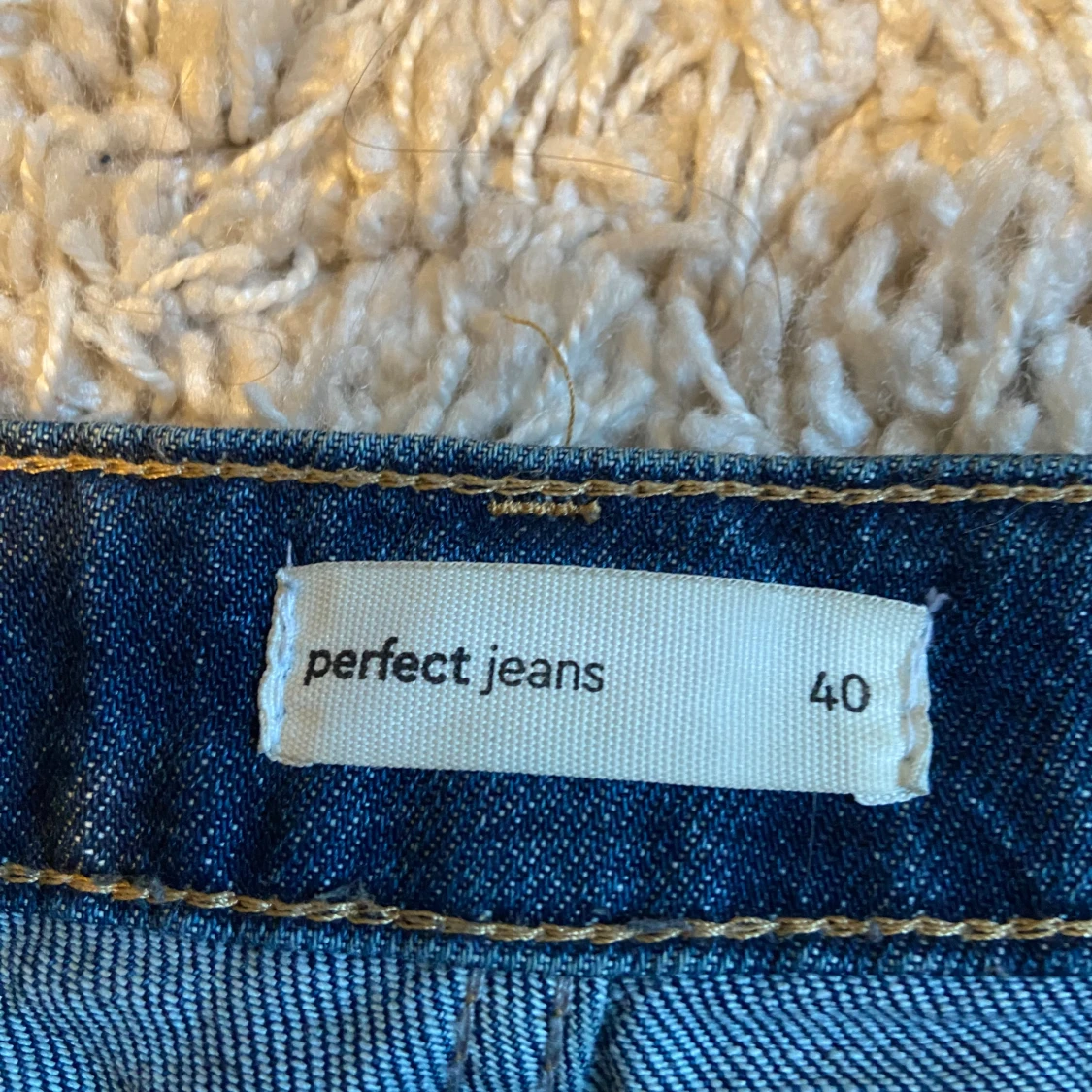 Blå bootcut jeans från Gina Tricot - 1