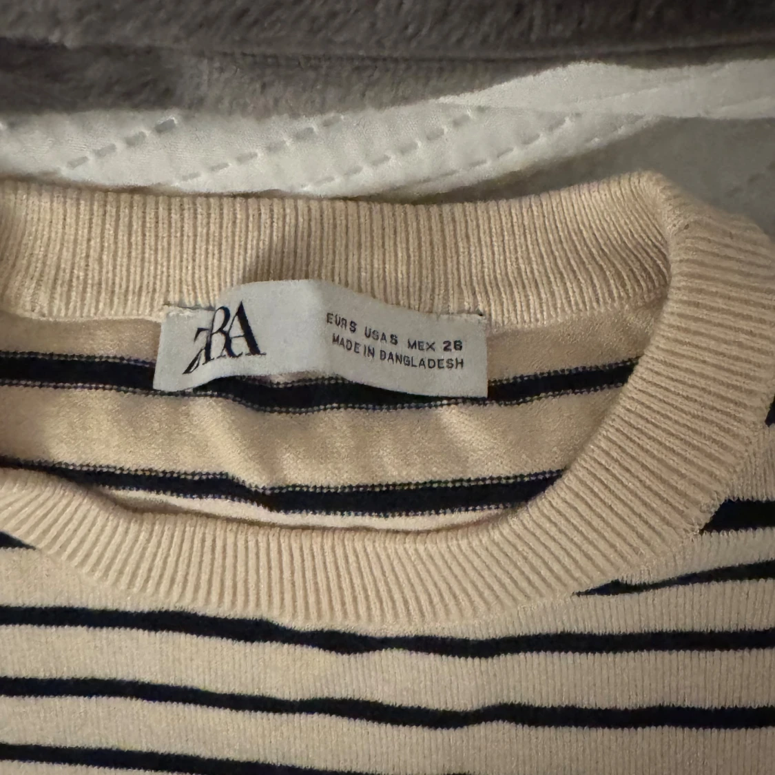 Randig beige tröja från Zara