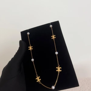 Celine halsband - @luxaryvault på instagram
