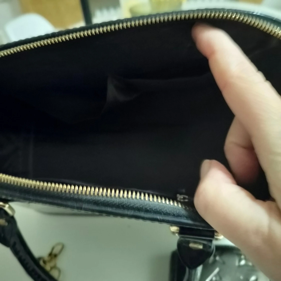 Svart väska - 3