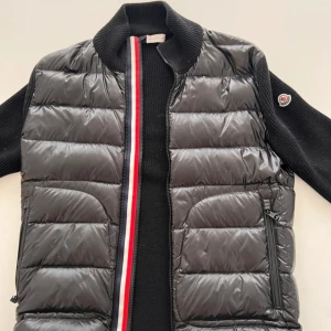 Moncler tricolor cardigan  - Kvitto finns