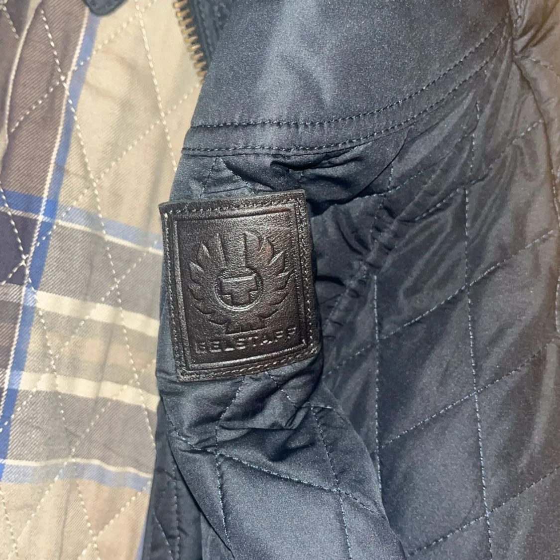 Mörkblå quiltad jacka från Belstaff - 1