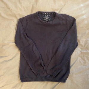 Bondelid tröja  - Säljer nu denna snygga tröja från Bondelid i storlek M. Är i bra skick och är perfekt nu inför kallare dagar! Skriv om du har frågor!🙌